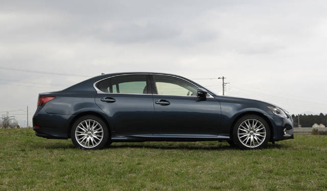 <strong>LEXUS GS 450h version L｜レクサス GS450h バージョン L</strong>