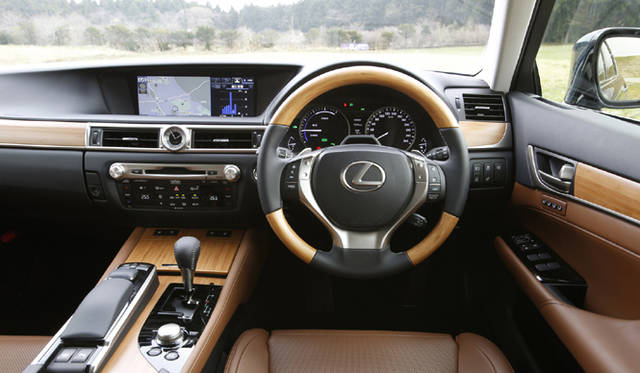 <strong>LEXUS GS 450h version L｜レクサス GS450h バージョン L</strong>