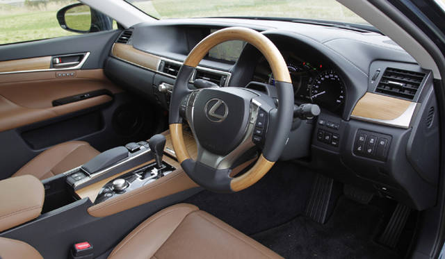 <strong>LEXUS GS 450h version L｜レクサス GS450h バージョン L</strong>