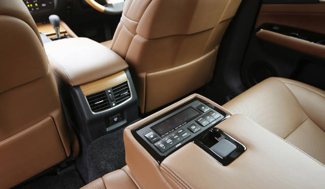 <strong>LEXUS GS 450h version L｜レクサス GS450h バージョン L</strong>