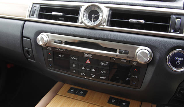 <strong>LEXUS GS 450h version L｜レクサス GS450h バージョン L</strong>