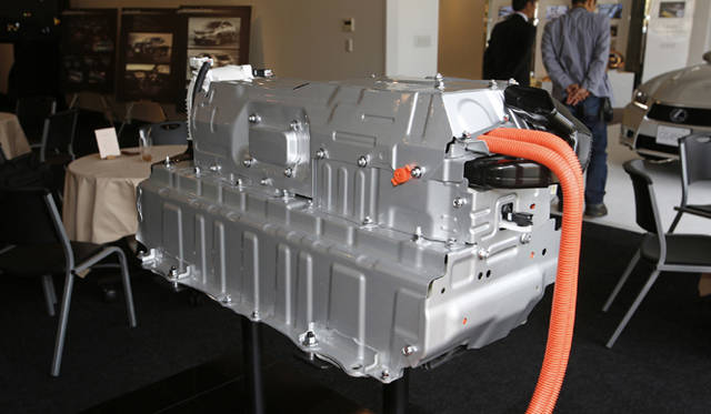 <strong>2段変速式リダクション機構付 ハイブリッドトランスミッション</strong>