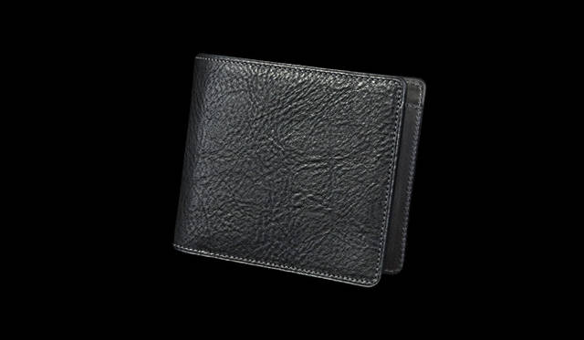 <strong>inquest｜インクエスト</strong>　カードポケットを4カ所に装備した札入れ。W11.2×H9.5×D1.6cm。1万8900円（インクエスト／ヴィンテージ リバイバル プロダクションズ）