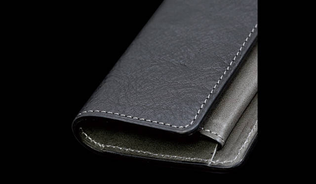 <strong>inquest｜インクエスト</strong>　W10.5×H5.8×D1.5cm。コインケース9450円（インクエスト／ヴィンテージ リバイバル プロダクションズ）