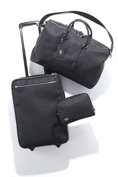 <strong>阪急MEN’S TOKYO｜5月 “サマー アトラクション”</strong>　トロリー51万2400円、ボストン38万8500円、バッグ6万8250円（すべてフェンディ）