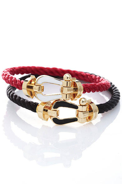 <strong>阪急MEN’S TOKYO｜5月 “サマー アトラクション”</strong>　フォース10 ブレスレット「YG×PES(レッド）」18万1650円、「YG×SS(ブラック）」20万2650円（フレッド）※ともに期間・数量限定