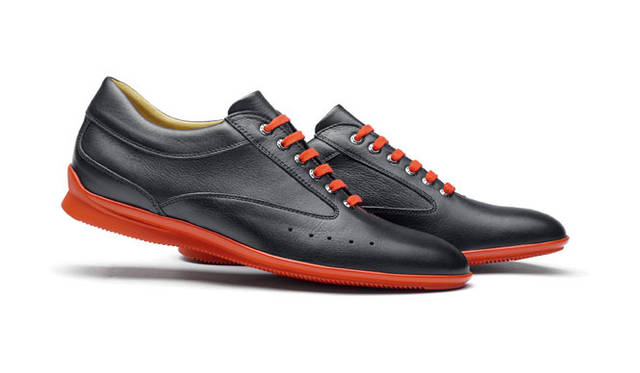 <strong>JOHN LOBB｜ジョンロブ</strong>　“JOHN LOBB for ASTON MARTIN”モデル「Winner Sport（ウィナースポーツ）」　with Racy Fire Red Rubber Sole（Storm Black Racing Calf）