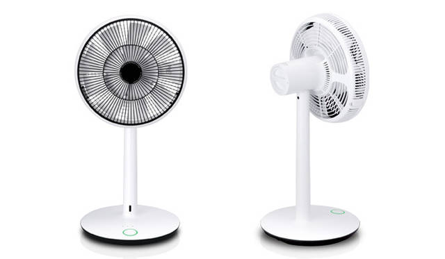 <strong>BALMUDA｜バルミューダ</strong>　「GreenFan mini（グリーンファン・ミニ）」　一つしかない操作ボタンで、電源のオンオフと4 段階の風量の調整、1・2・3・4 時間の切りタイマーの設定ができる