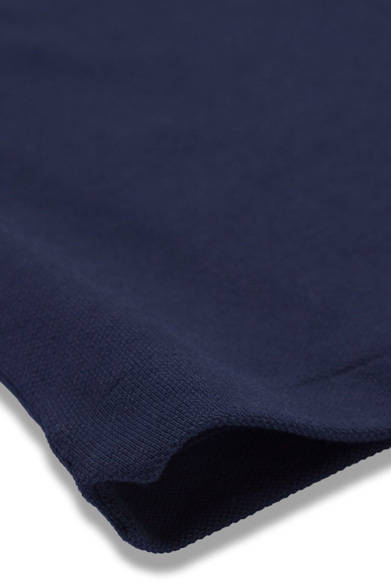 <strong>LACOSTE｜ラコステ</strong> 裾脇部分にはスリットが入る