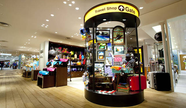 <strong>Shibuya Hikarie ShinQs｜渋谷ヒカリエ シンクス</strong>　4階　トラベルショップゲート