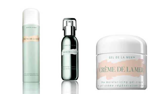 <strong>Shibuya Hikarie ShinQs｜渋谷ヒカリエ シンクス</strong>　地下1階　ドゥ・ラ・メール　左から、5月11日発売「ザ・ボディローションインテンス」2万2050円（200mL）、「ザ・ホワイトニング エッセンス インテンス」3万4650円（30mL）、「ザ・モイスチャライジング ジェル クリーム」3万3600円（60mL）