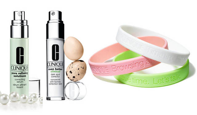 <strong>Shibuya Hikarie ShinQs｜渋谷ヒカリエ シンクス</strong>　地下1階　クリニーク　左から、毛穴を目立たせる要因に積極的にアプローチする毛穴ケア美容液「リファイニング ソリューションズ コレクティング セラム」5250円、世界のビューティアワード 計58冠に輝いた肌色を均一に整えるスキントーン美容液「イーブン ベター ブライト セラム」8925円、日本初導入の3色の“スマイル ブレスレット”
