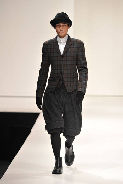 <strong>第2回メンズファッションウィーク・シンガポール（MFWS 2012）</strong>　「SONGZIO（ソン ジオ）」