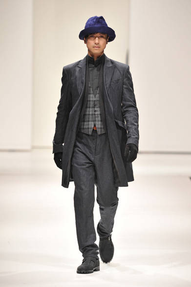 <strong>第2回メンズファッションウィーク・シンガポール（MFWS 2012）</strong>　「SONGZIO（ソン ジオ）」