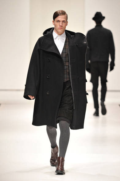 <strong>第2回メンズファッションウィーク・シンガポール（MFWS 2012）</strong>　「SONGZIO（ソン ジオ）」