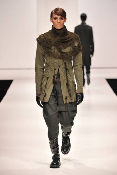 <strong>第2回メンズファッションウィーク・シンガポール（MFWS 2012）</strong>　「RESURRECTION（レザレクション）」