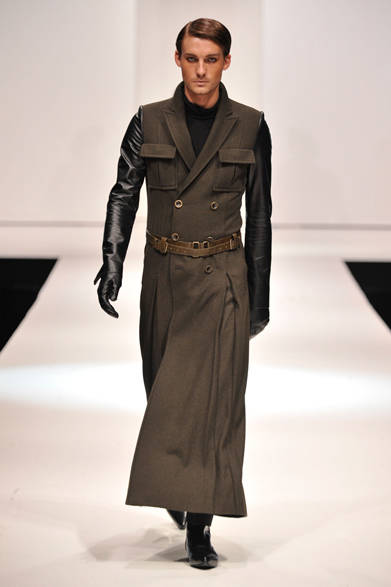 <strong>第2回メンズファッションウィーク・シンガポール（MFWS 2012）</strong>　「RESURRECTION（レザレクション）」