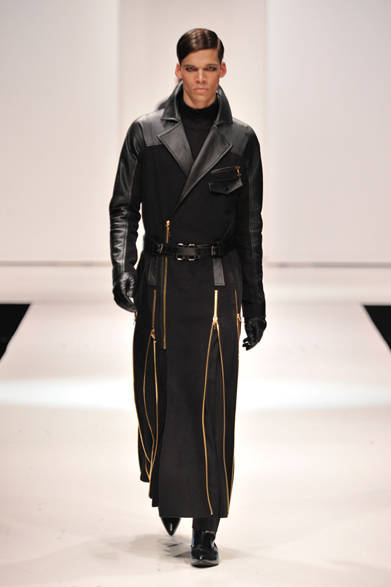 <strong>第2回メンズファッションウィーク・シンガポール（MFWS 2012）</strong>　「RESURRECTION（レザレクション）」