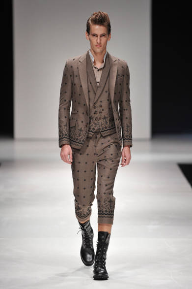 <strong>第2回メンズファッションウィーク・シンガポール（MFWS 2012）</strong>　「DIET BUTCHER SLIM SKIN（ダイエット ブッチャー スリム スキン）」