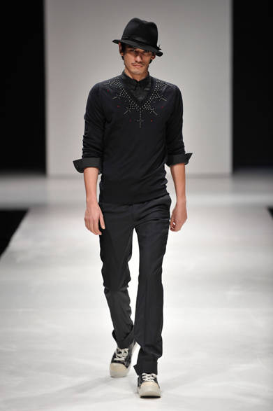 <strong>第2回メンズファッションウィーク・シンガポール（MFWS 2012）</strong>　「DIET BUTCHER SLIM SKIN（ダイエット ブッチャー スリム スキン）」