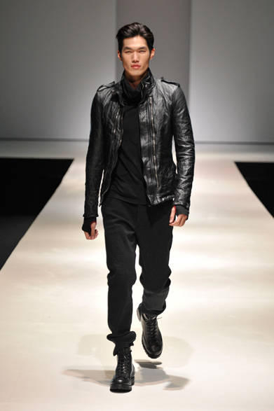 <strong>第2回メンズファッションウィーク・シンガポール（MFWS 2012）</strong>　「JUN HASHIMOTO（ジュン ハシモト）」