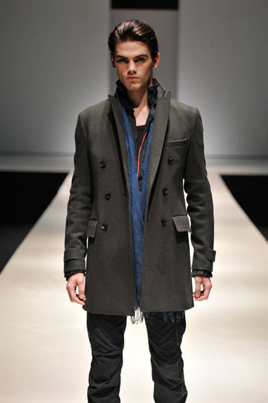 <strong>第2回メンズファッションウィーク・シンガポール（MFWS 2012）</strong>　「JUN HASHIMOTO（ジュン ハシモト）」