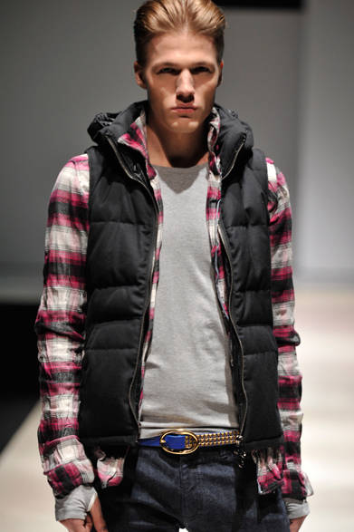 <strong>第2回メンズファッションウィーク・シンガポール（MFWS 2012）</strong>　「JUN HASHIMOTO（ジュン ハシモト）」