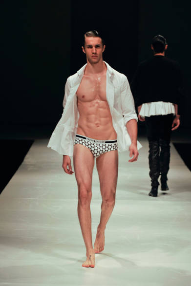 <strong>第2回メンズファッションウィーク・シンガポール（MFWS 2012）</strong>　「ALEXIS MABILLE（アレクシ マビーユ）」