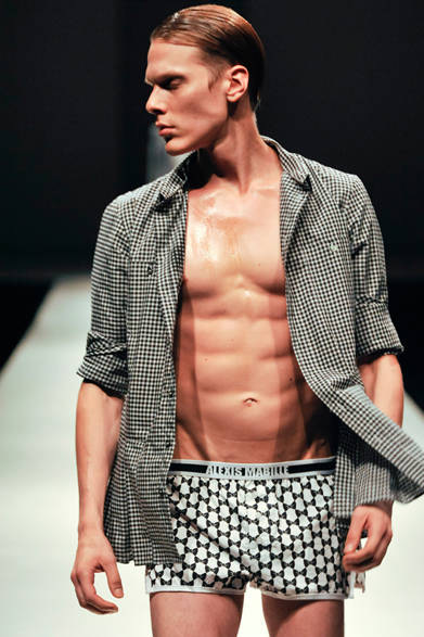 <strong>第2回メンズファッションウィーク・シンガポール（MFWS 2012）</strong>　「ALEXIS MABILLE（アレクシ マビーユ）」