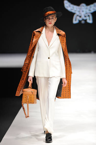 <strong>第2回メンズファッションウィーク・シンガポール（MFWS 2012）</strong>　「MCM（エムシーエム）」