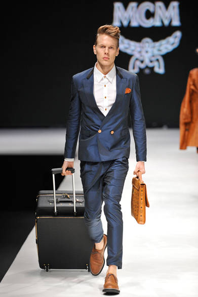 <strong>第2回メンズファッションウィーク・シンガポール（MFWS 2012）</strong>　「MCM（エムシーエム）」