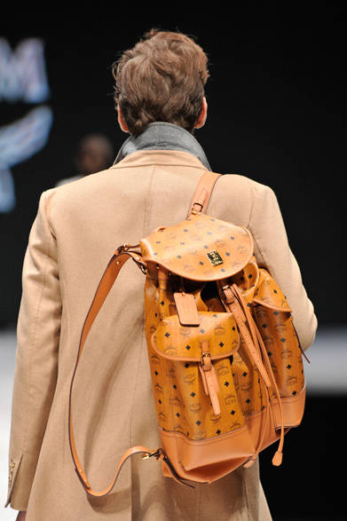 <strong>第2回メンズファッションウィーク・シンガポール（MFWS 2012）</strong>　「MCM（エムシーエム）」