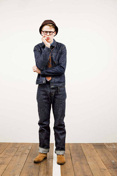 <strong>HUM & RAWER｜ハム アンド ロワー</strong>　デニムジャケット2万9400円、デニムウェスタンドレスシャツ1万9950円、5ポケットデニムパンツ2万2050円