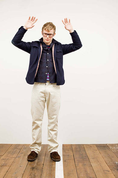 <strong>HUM & RAWER｜ハム アンド ロワー</strong>　チーフ・ペティ・オフィサージャケット3万9900円、ダークオンブレチェックオープンカラーシャツ1万8900円、5ポケットコットンサテンパンツ2万1000円