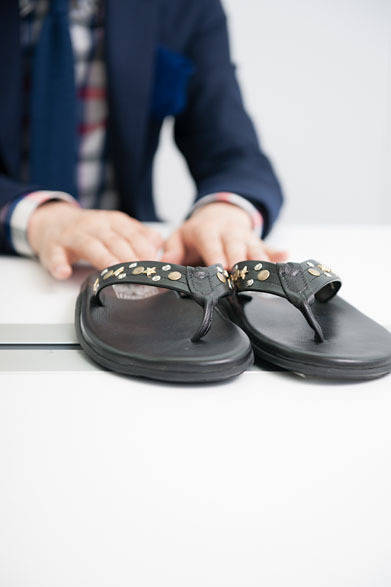 <strong>BARNEYS NEW YORK｜バーニーズ　ニューヨーク</strong>　レザーサンダル1万6800円（アイランドスリッパー／バーニーズ　ニューヨーク）