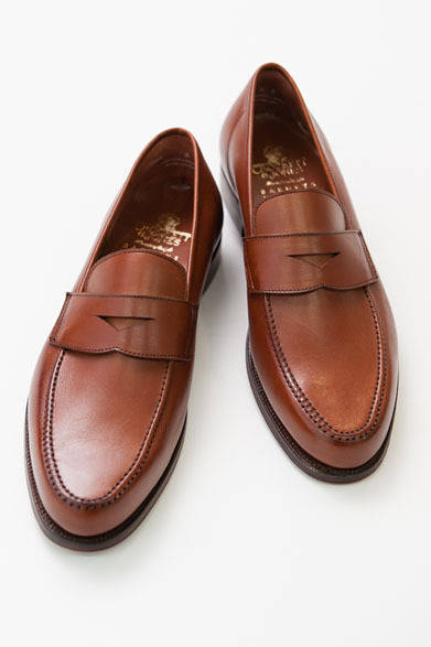 <strong>BARNEYS NEW YORK｜バーニーズ　ニューヨーク</strong>　ローファー6万5100円（クロケット&ジョーンズ／バーニーズ　ニューヨーク）