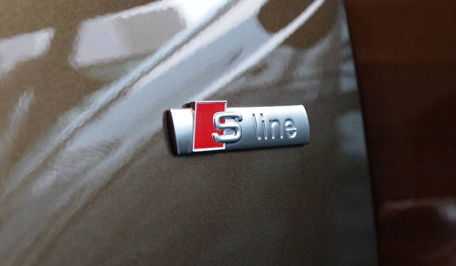 <strong>Audi Q3｜アウディQ3</strong>　（写真はS-Line仕様）