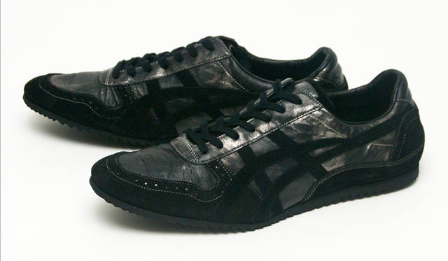 <strong>Onitsuka Tiger｜オニツカタイガー</strong>　“トレーニングシューズ”の代表的モデルとして、第1弾の『NIPPON MADE』から登場した「ULTIMATE TRAINER」。ULTIMATE TRAINER 2万2050円（5月下旬、全国のオニツカタイガー直営店にて発売）