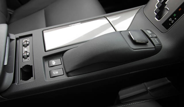 <strong>LEXUS RX450h｜レクサス RX450h</strong>