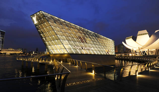 <strong>Marina Bay Sands Singapore｜マリーナ・ベイ・サンズ</strong>　建築家 モシェ・サフディ氏による「ルイ・ヴィトン アイランド メゾン」