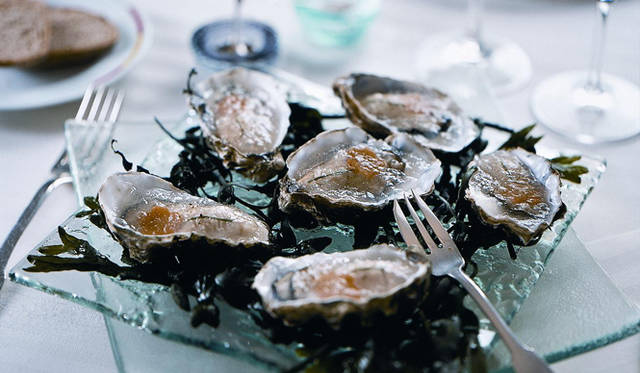 <strong>Marina Bay Sands Singapore｜マリーナ・ベイ・サンズ</strong>　「Guy Savoy」／フランスにある本店とまったくおなじレシピ、メニューを提供するのがシェフのこだわり