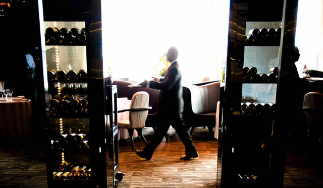 <strong>Marina Bay Sands Singapore｜マリーナ・ベイ・サンズ</strong>　「Guy Savoy」／メイン・ダイニング・ルーム