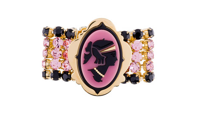 <strong>MIU MIU｜ミュウミュウ</strong>　ブレスレット（先行発売）6万3000円