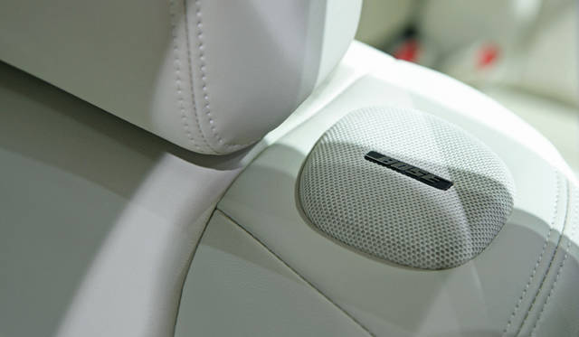 <strong>INFINITI　M35hL｜インフィニティ M35hL</strong>　北京にてワールドプレミアとなったインフィニティ　Lはロングホイールベースバージョンを意味する