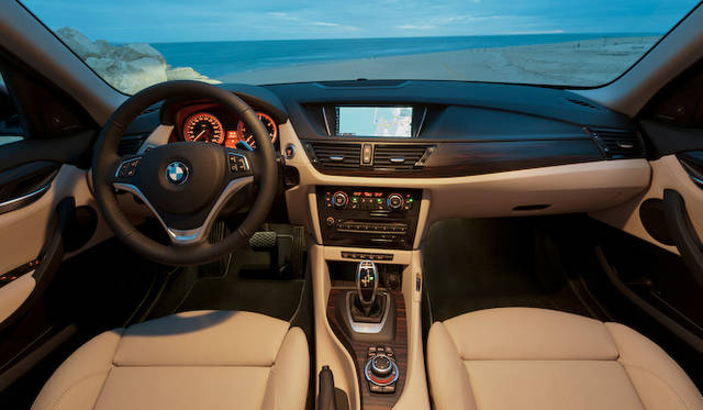 <strong>BMW X1｜ビー・エム・ダブリュー X1</strong>