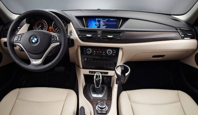 <strong>BMW X1｜ビー・エム・ダブリュー X1</strong>