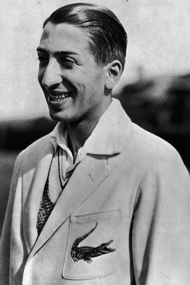 <strong>LACOSTE｜ラコステ</strong>　創業者にして偉大なテニスプレーヤー、ルネ・ラコステ。1927年、米フォレストヒルにて