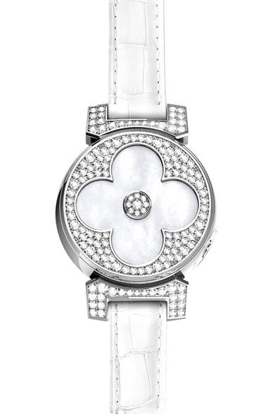 上品で繊細、そしてプレシャスという、女性らしい優雅さを湛えて。2006年に発表された「タンブール ビジュ」の新作。今回はジュエリーウォッチからインスパイアされたシークレット・ウォッチとなって登場した。<br /><br />  <strong>タンブール ビジュ シークレット ホワイトゴールド</strong><br /> 250万2150円（参考価格）<br /> クオーツ、直径22mm、WG×ダイヤモンド<br /> 2012年12月以降発売予定<br /><br />  ルイ・ヴィトン カスタマーサービス<br /> Tel. 03-3478-2100