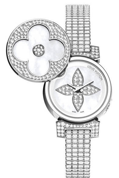「タンブール ビジュ シークレット」のなかで、もっともゴージャスなタイプ。ブレスレット部分にまでダイヤモンドがパヴェ・セッティングされ、よりジュエリーを身に着けているかのよう。<br /><br />  <strong>タンブール ビジュ シークレット ホワイトゴールド パヴェ</strong><br /> 1185万300円（参考価格）<br /> クオーツ、直径22mm、WG×ダイヤモンド<br /> 2012年12月以降発売予定<br /><br />  ルイ・ヴィトン カスタマーサービス<br /> Tel. 03-3478-2100