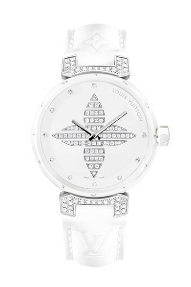 女性に向けた「タンブール フォーエヴァー」コレクションに、セラミックをはじめて取り入れたあたらしいモデル。ストライプ模様の入ったモノグラム・フラワーのもつ繊細で優美なイメージと、セラミックの技術的側面が見事に調和した。<br /><br />  <strong>タンブール フォーエヴァー セラミック MM ブロン</strong><br /> 128万1000円（参考価格）<br /> クオーツ、直径34mm、セラミック<br /> 2012年10月以降発売予定<br /><br />  ルイ・ヴィトン カスタマーサービス<br /> Tel. 03-3478-2100